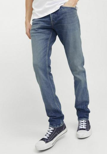 Узкие джинсы