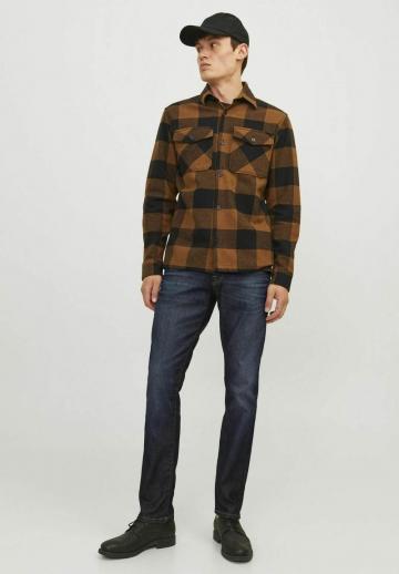 Узкие джинсы