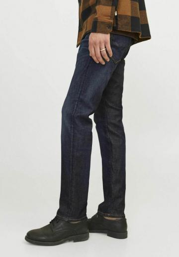 Узкие джинсы