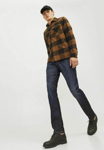 Узкие джинсы