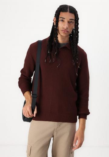 Брюки с накладными карманами