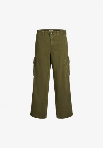 Брюки с накладными карманами