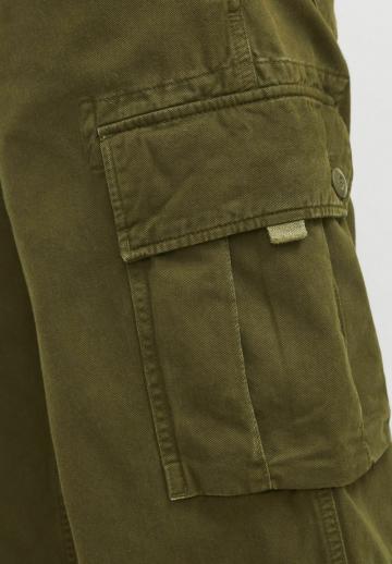 Брюки с накладными карманами