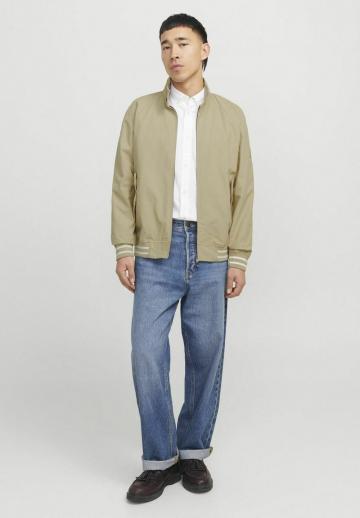 Куртка бомбер