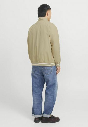 Куртка бомбер