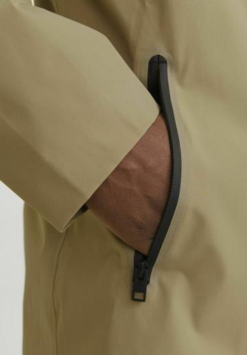 Куртка-дождевик