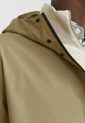 Куртка-дождевик