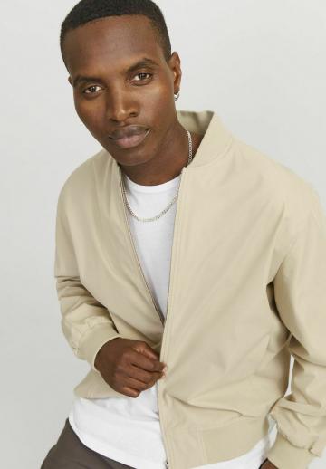 Куртка бомбер