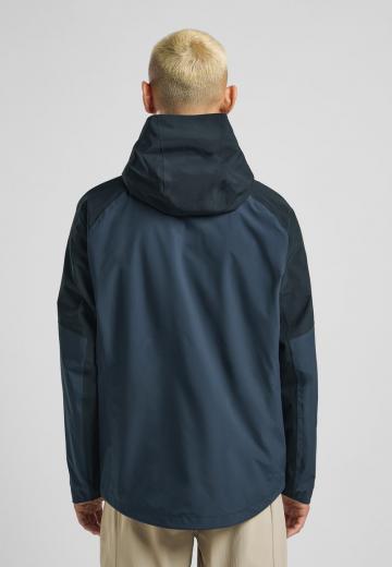 Спортивная куртка