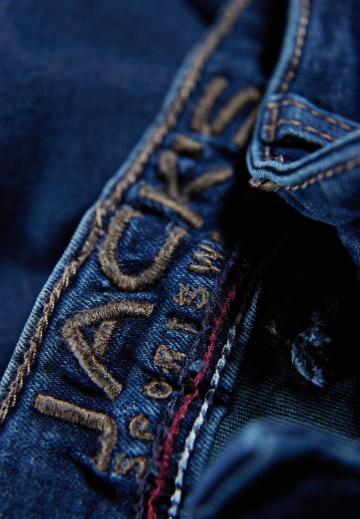 Узкие джинсы