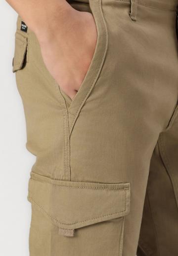 Брюки с накладными карманами