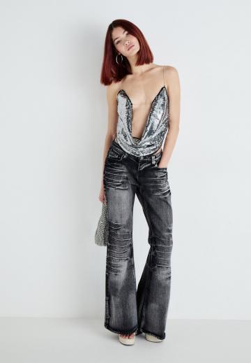 Топ на бретельках