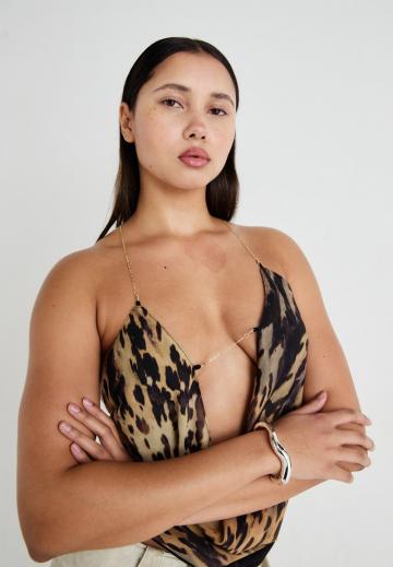 Топ на бретельках