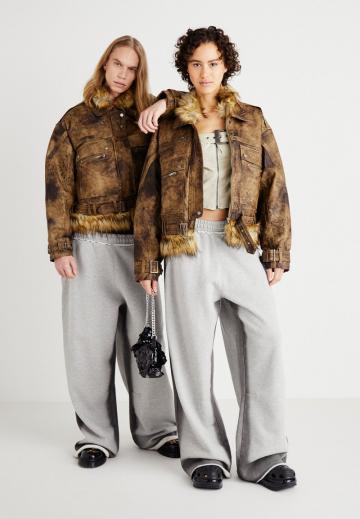 Спортивные штаны