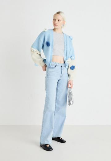 Свободные джинсы