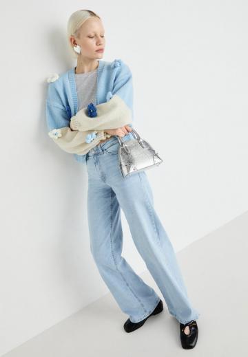 Свободные джинсы