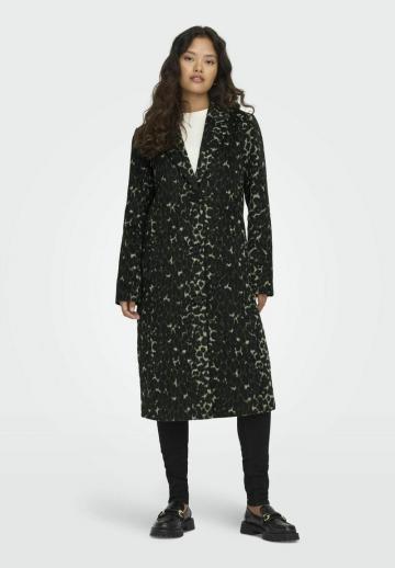 Шерстяное пальто