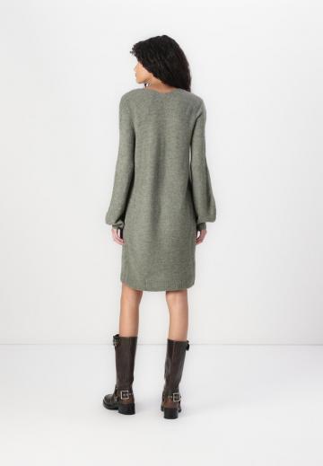 Вязаное платье