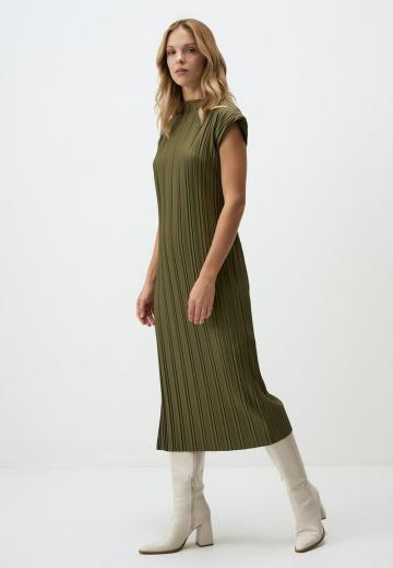 Вязаное платье