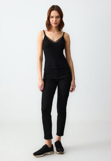 Топ на бретельках