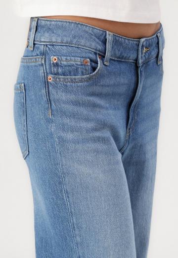 Клешеные брюки