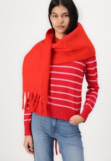 Пуловер в полоску