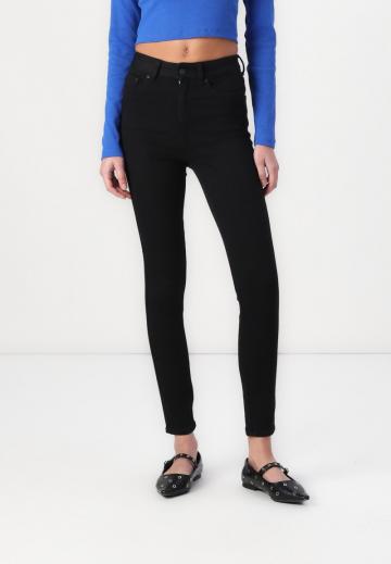 Узкие джинсы