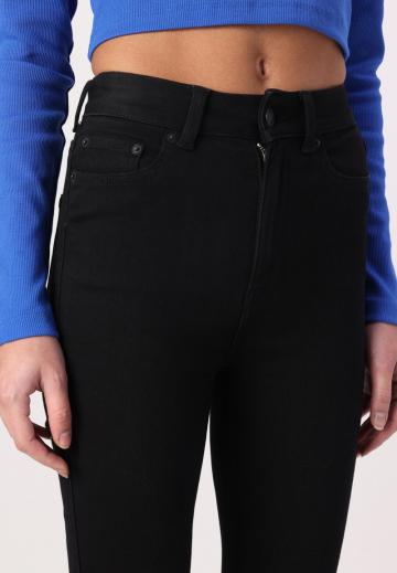 Узкие джинсы