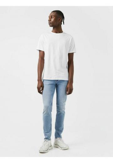 Узкие джинсы