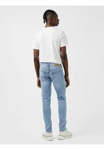 Узкие джинсы