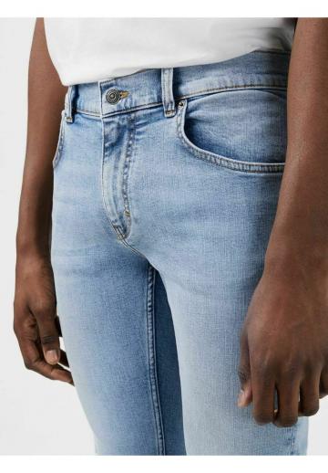 Узкие джинсы