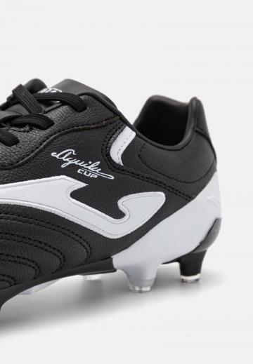 Футбольные бутсы