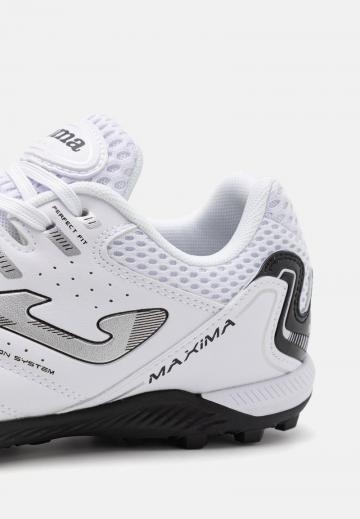 Футбольные бутсы