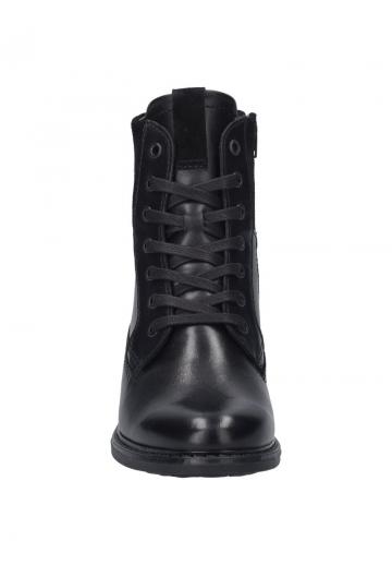 Ботинки на шнуровке