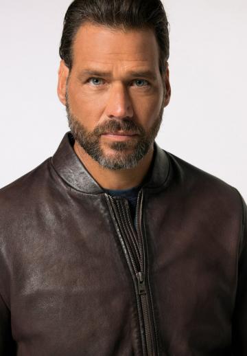 Куртка бомбер