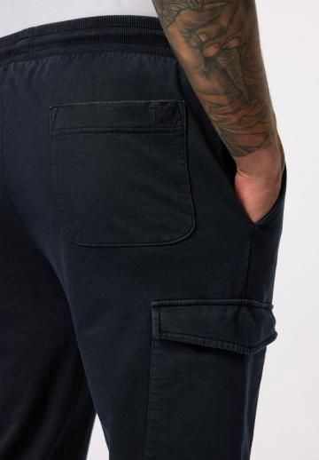 Брюки с накладными карманами