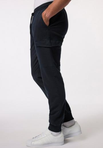 Брюки с накладными карманами