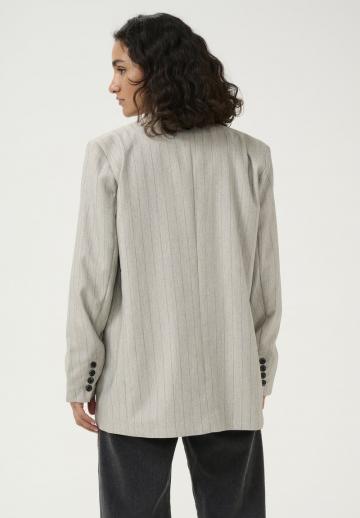 Длинный блейзер