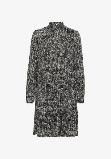 Короткое платье