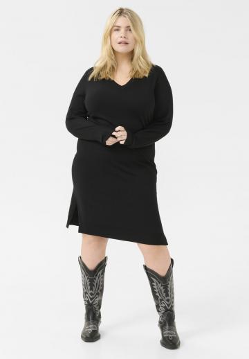 Вязаное платье