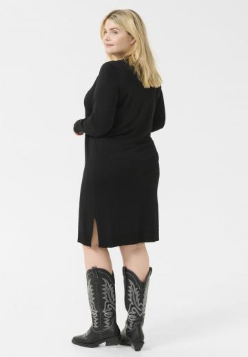 Вязаное платье