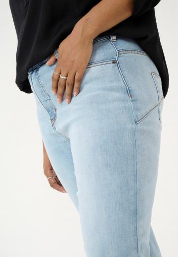 Клешеные джинсы