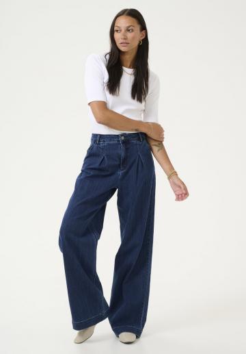 Клешеные джинсы