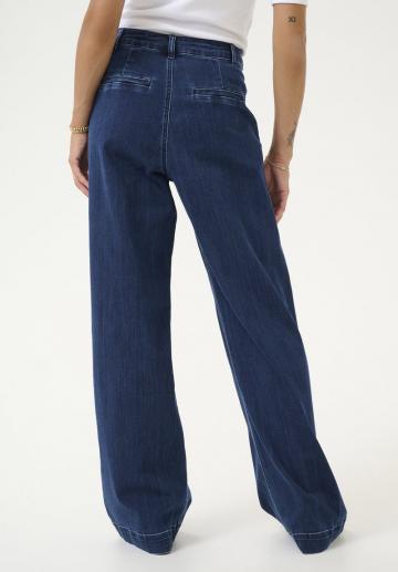 Клешеные джинсы