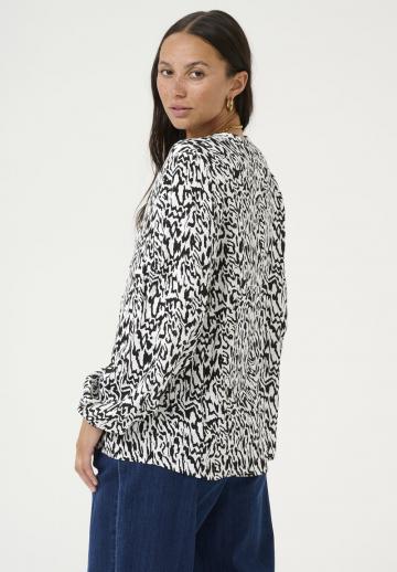 Атласная блузка