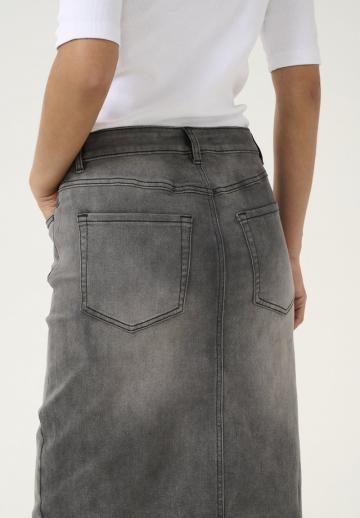 Юбка с накладными карманами