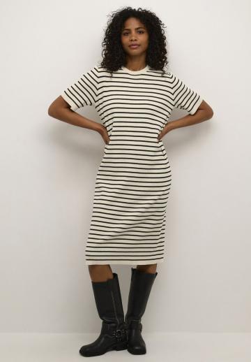 Вязаное платье