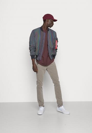 Куртка бомбер