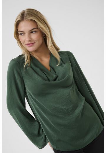 Атласная блузка