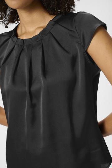 Атласная блузка